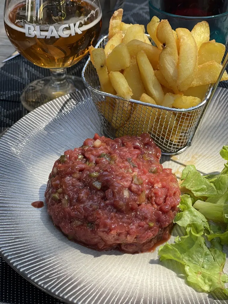 Ivan Naber_Le Passe Temps_Éguilles_review