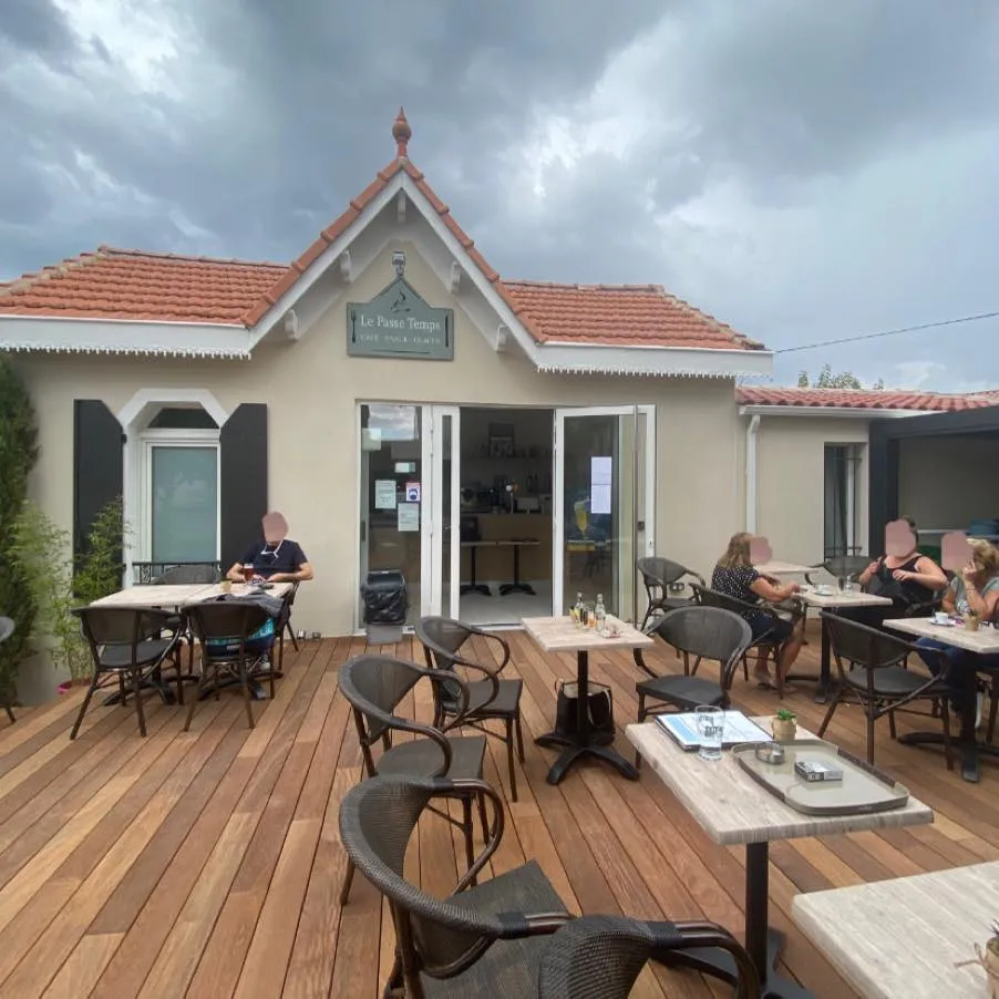 Le Passe Temps Restaurant in Éguilles