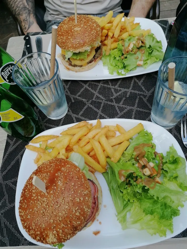 Le Passe Temps_Éguilles_slider_image_3