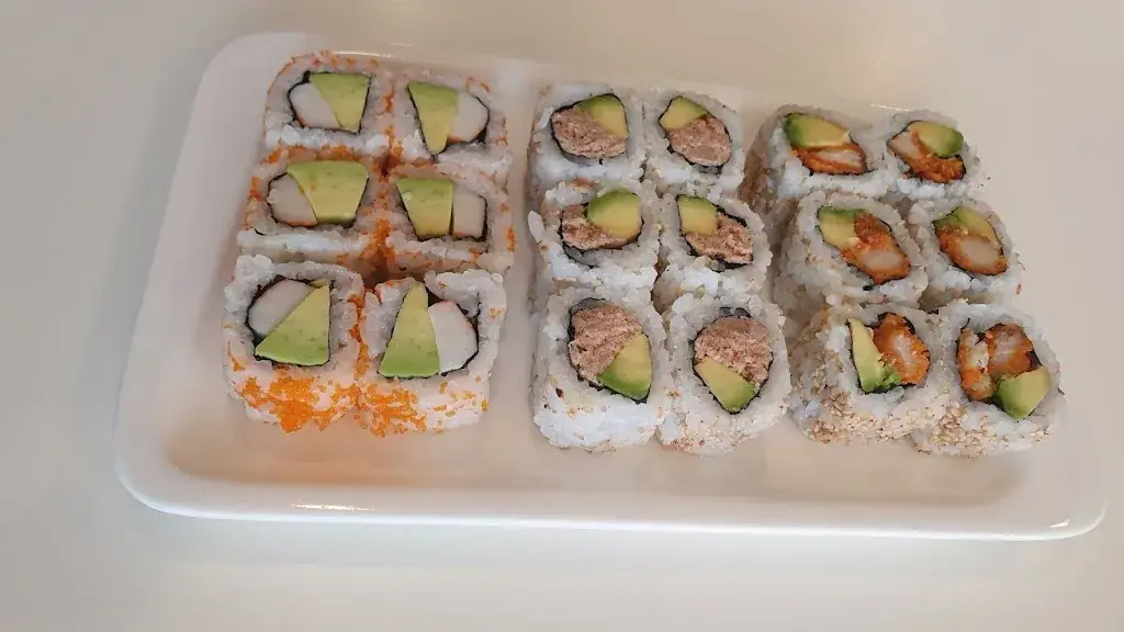 Sushi Fish_Éguilles_slider_image_3
