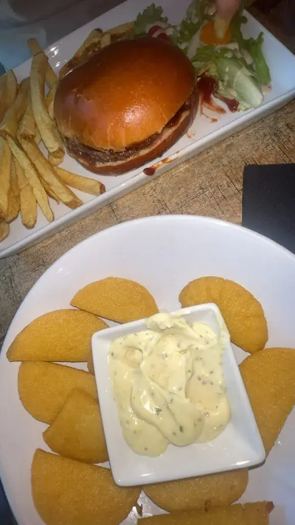 Judith Masson_Les Halles 1889_Éguilles_review