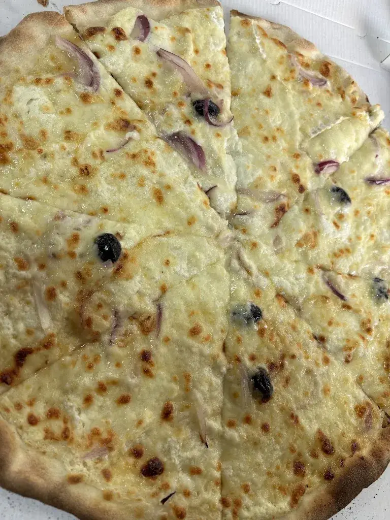 Ethan Guidez-Defrance_pizza Eguilles - pizza mama_Éguilles_recensione