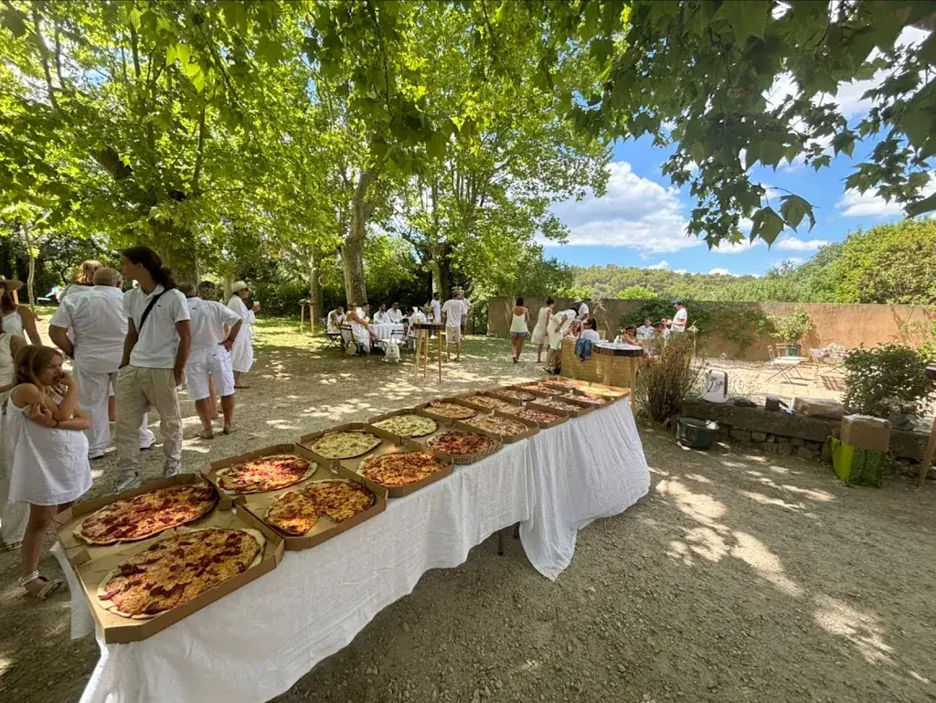 pizza Eguilles - pizza mama_Éguilles_slider_image_1