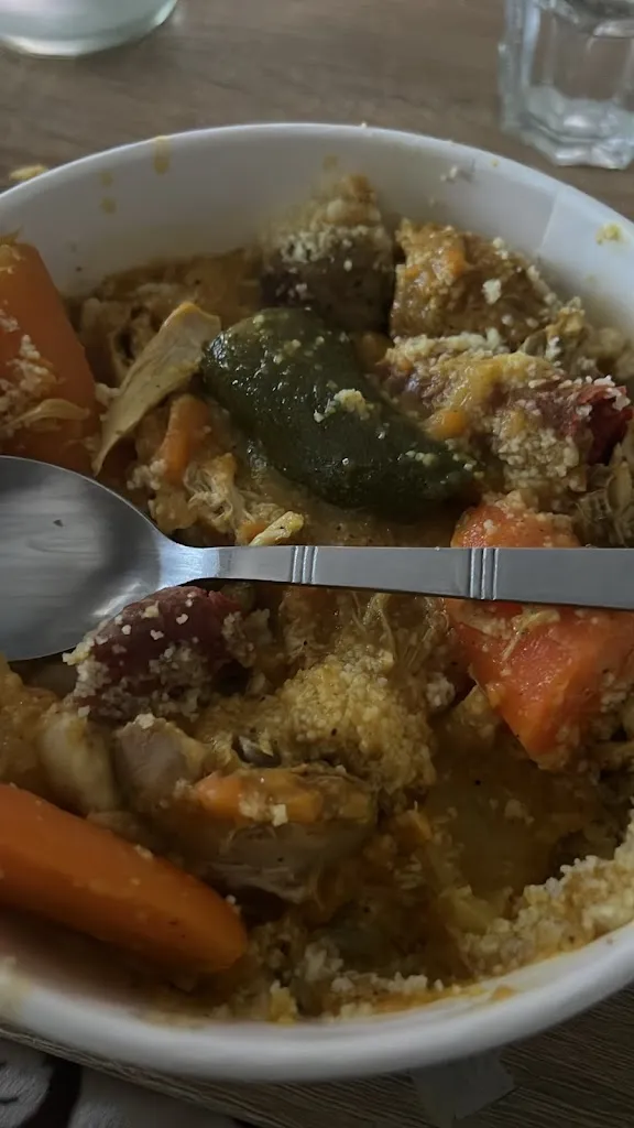 Manon Martinez_KLM'S TRAITEUR_Éguilles_review