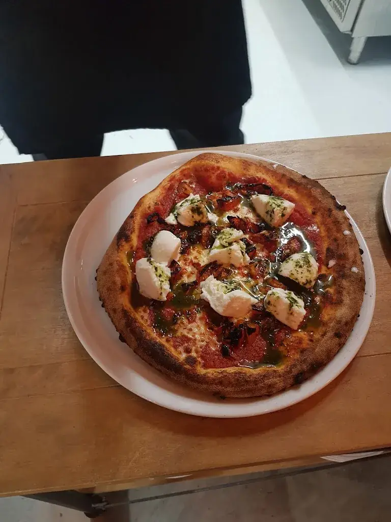 Marc DEMAREST (Goupil)_Pizzeria Il Gusto Di Napoli - Halles d'Eguilles_Éguilles_review