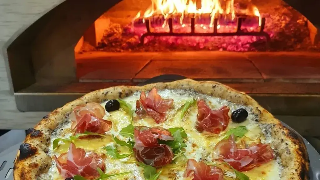 Nomade Pizza Party_Éguilles_slider_image_3