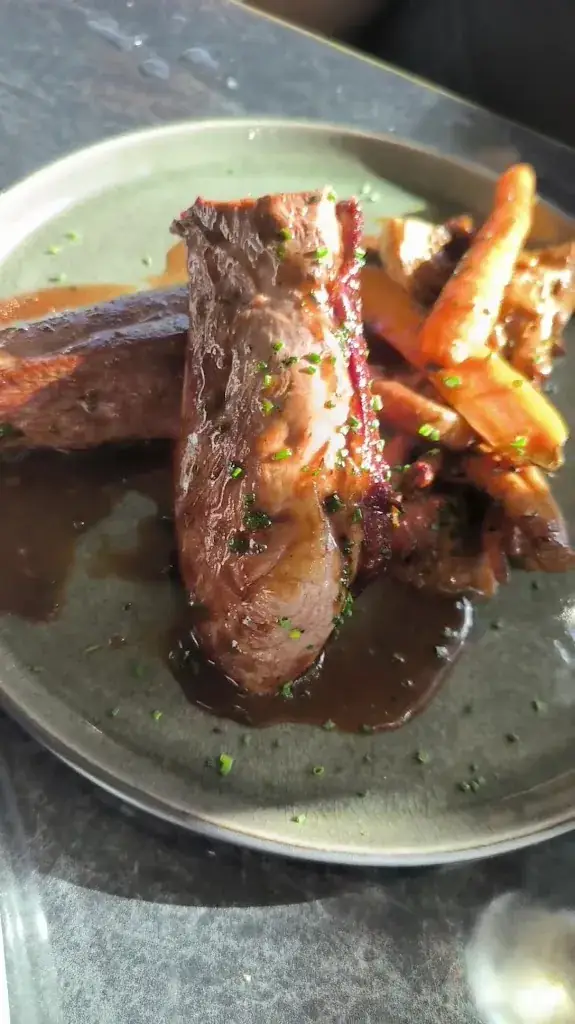 Auberge Du Mérou_Rove_slider_image_2