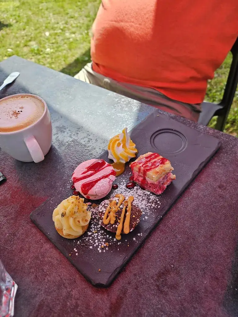 Restaurant La Cendrée_Morzine_slider_image_2