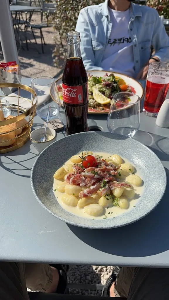 Yann Tassy Lopez_LA PIAZZA DES FRANGINS Restaurant_Marseille_review