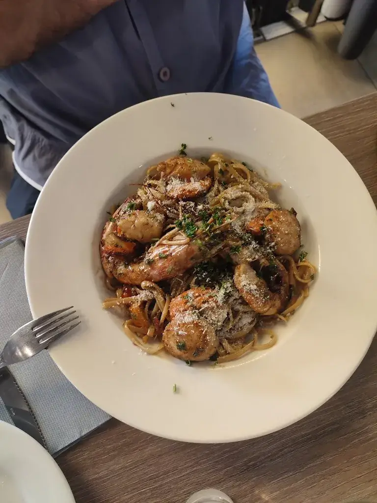 Muriel GINESTE_Bistrot Voltaire_Penne-sur-Huveaune_recensione