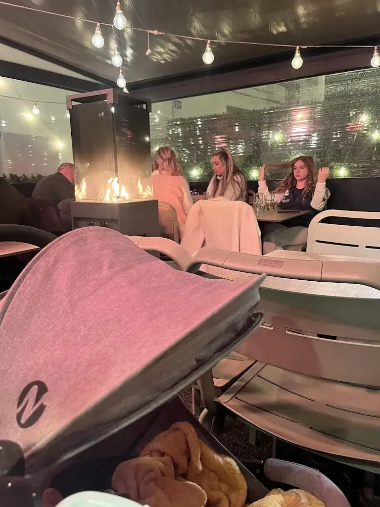 Johanna CARBONE_Le Pèbre d'Aï_Marseille_review