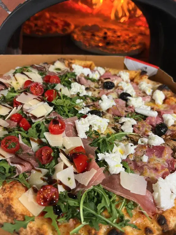 Au Rond Point Italien restaurant in Évenos