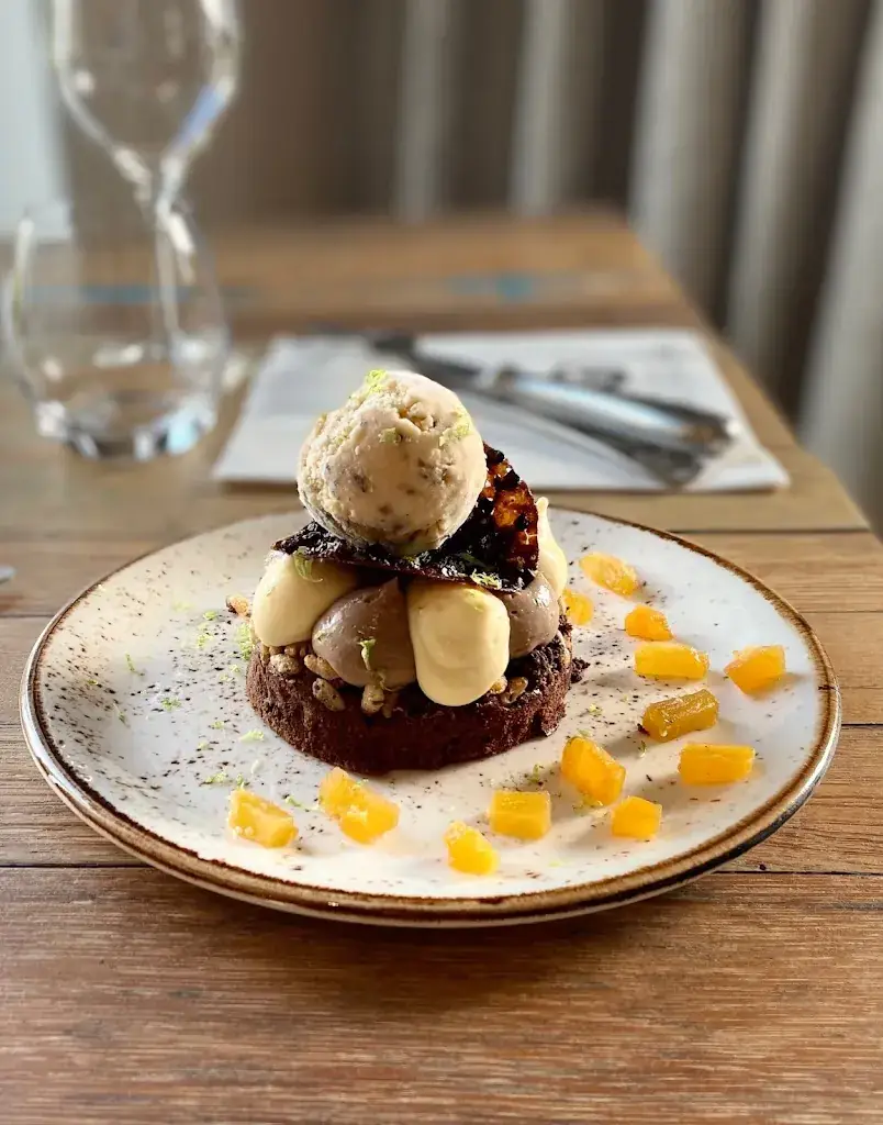 DOMAINE DE LA FONT DES PERES Restaurant la Ferme Auberge_Beausset_slider_image_2