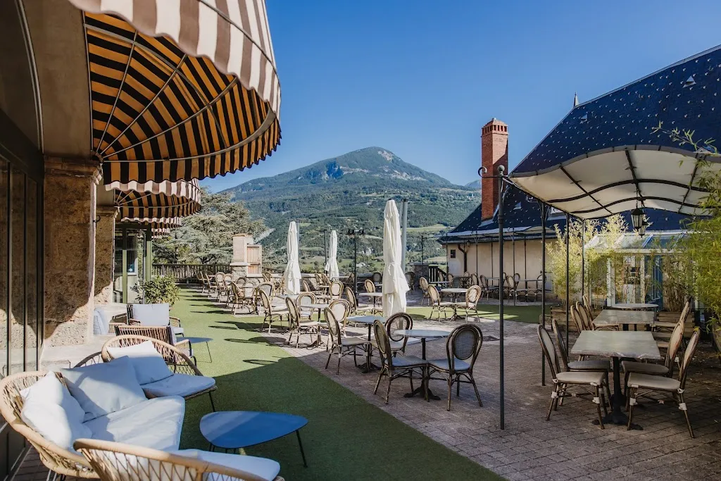 Hôtel restaurant Spa La Robéyère,BW Signature Collection restaurant in Embrun
