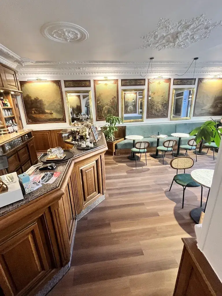 Le Grand Salon restaurant in Embrun