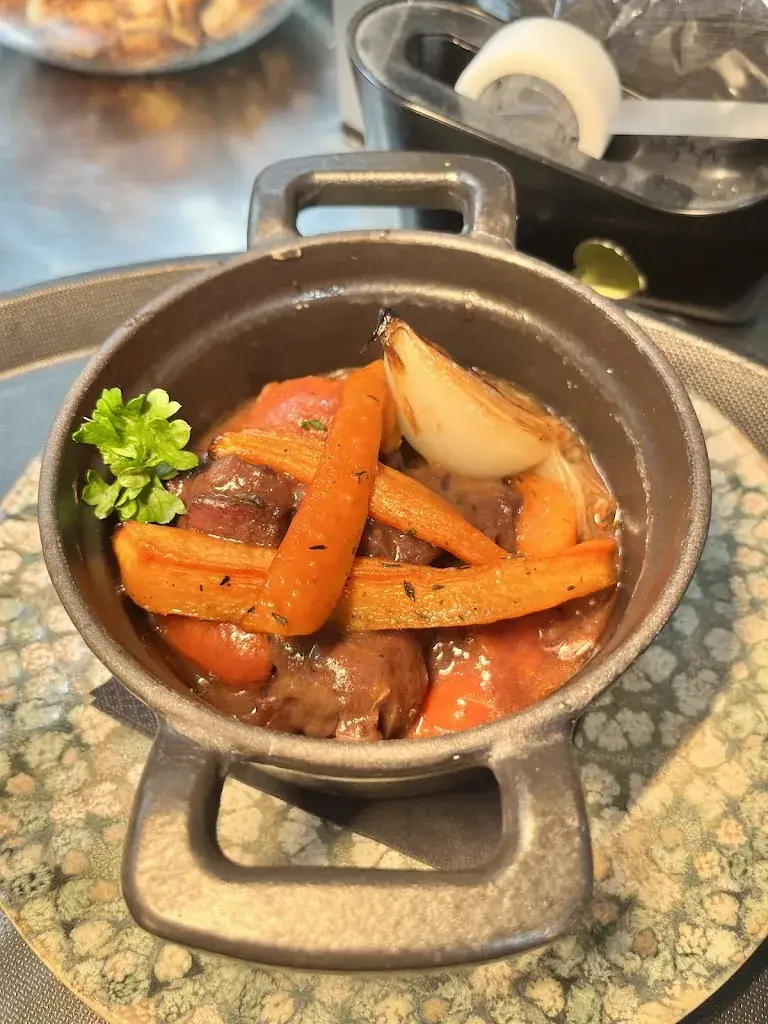 Le Grand Salon_Embrun_slider_image_2