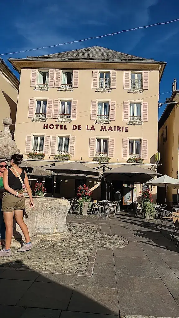 Le Grand Salon_Embrun_slider_image_3