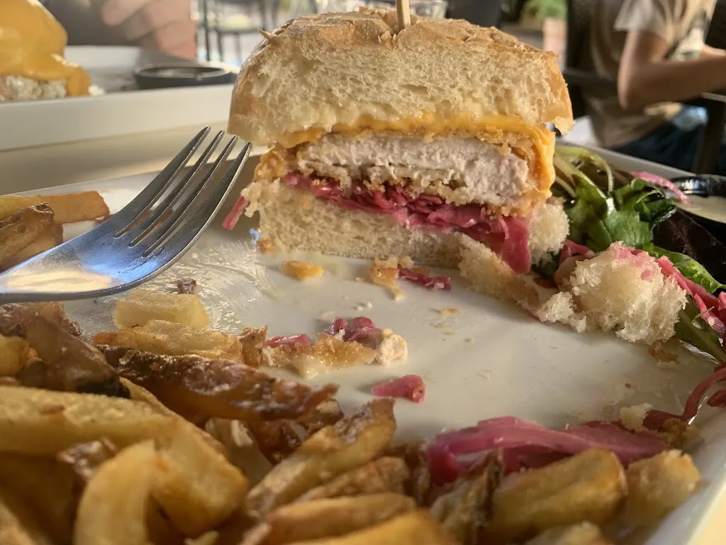 Laetitia Cureaux_Adam's Burger_Embrun_review