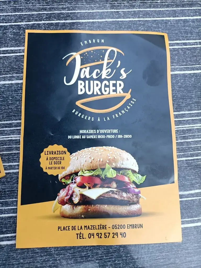 Christopher Ellie_Jack's Burger_Embrun_review