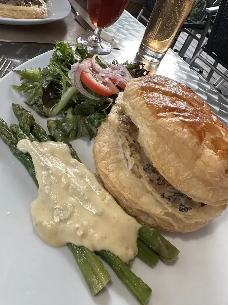 seb ar_L'Abri-Côtier - CNA_Embrun_review