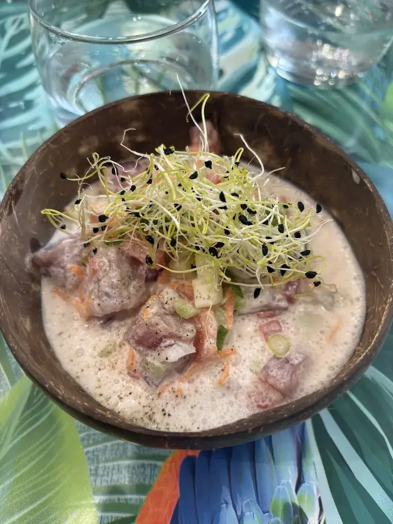 MéLya GarEh_o vinivini_Draguignan_review