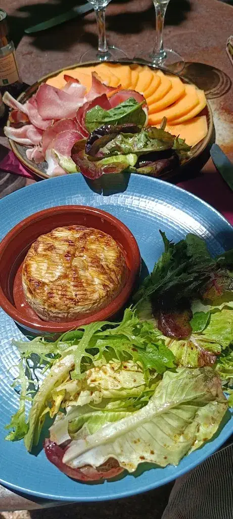 Jyri Egil Larikka_Le Domino_Draguignan_review