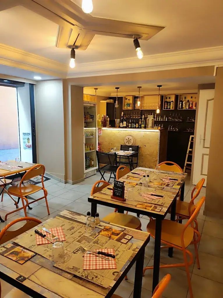 La Tigelleria de wina restaurant in Draguignan