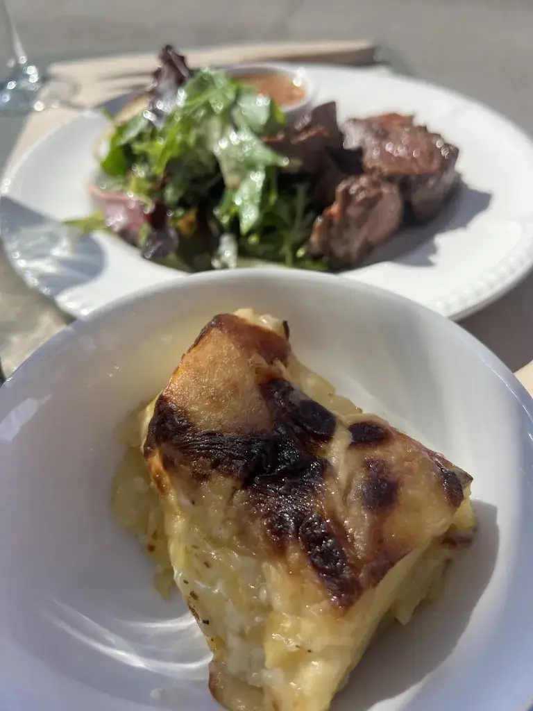 Sarah Haslett_Chez Paulette_Eygalières_review