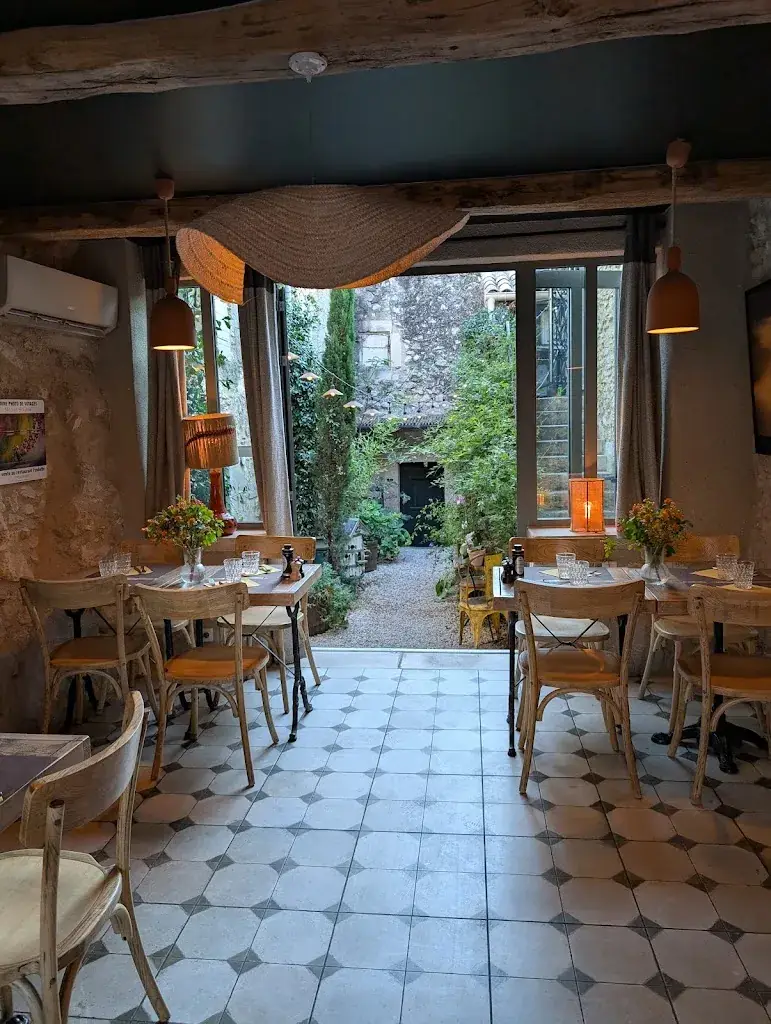 Chez Paulette_Eygalières_slider_image_3