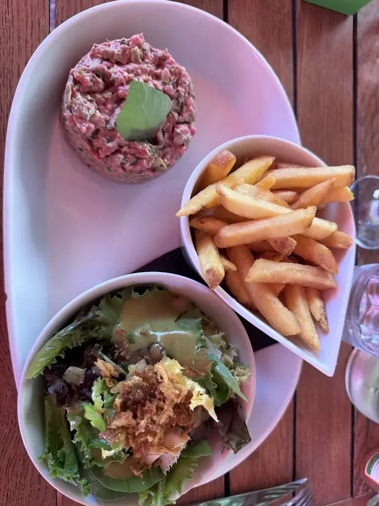 Antoine C_Le Progrès_Eygalières_review