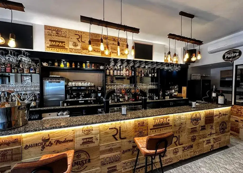 Bistrot le Moderne By Fred restaurant in Eyguières