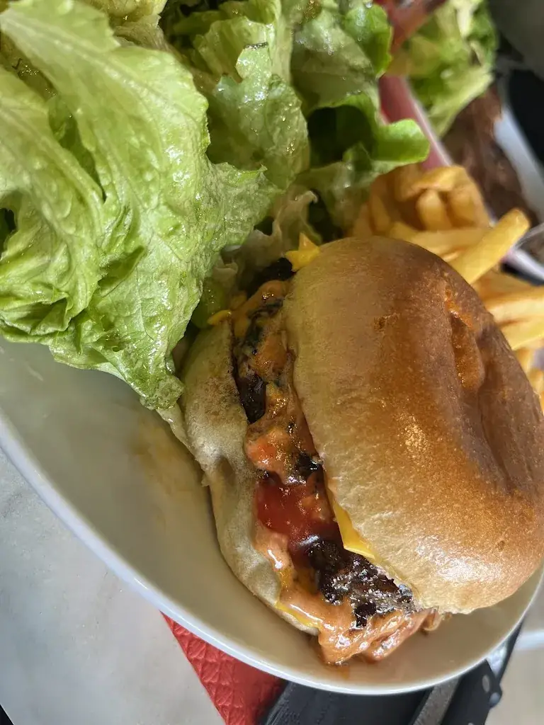 Le Provençal_Eyguières_slider_image_2