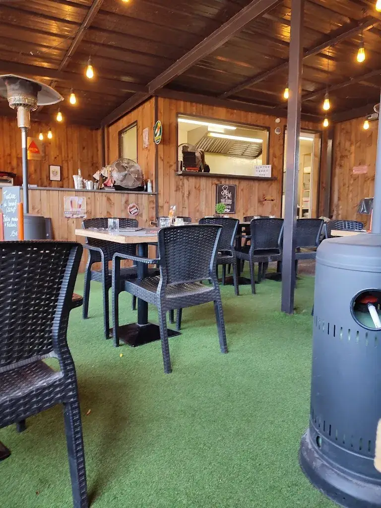 LA MAIOUN restaurant in Falicon