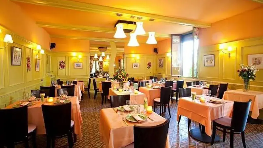 Au Rendez Vous Des Amis restaurant in Nice