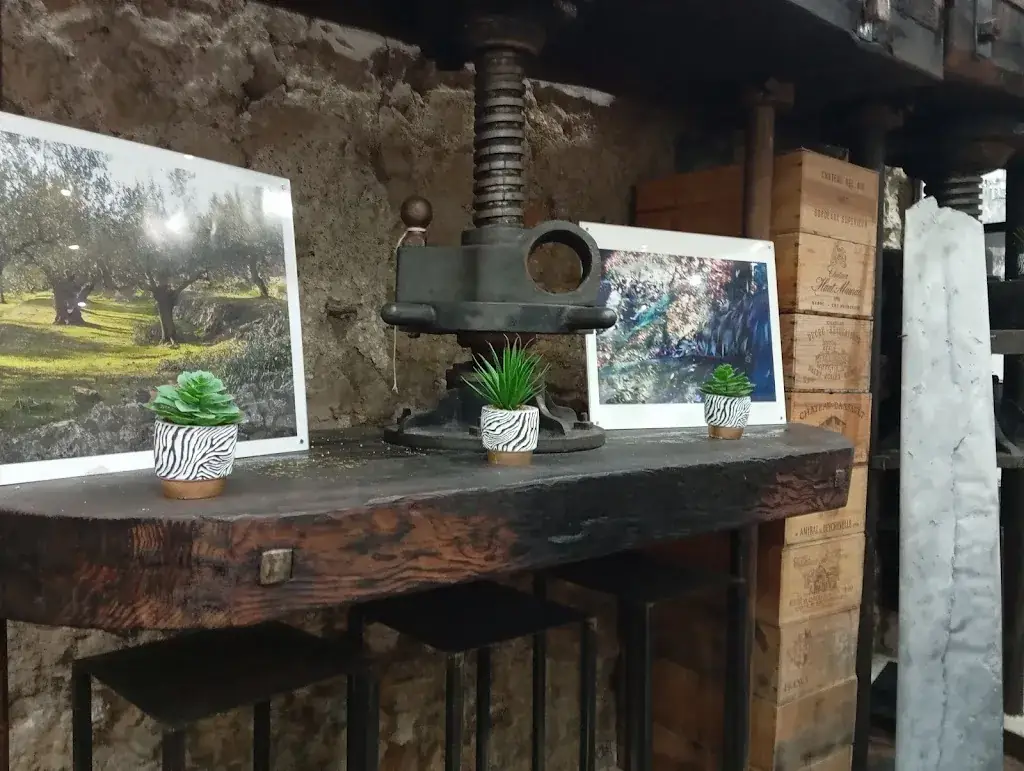 Fanny MARAIS_Le Moulin Bis_Figanières_review