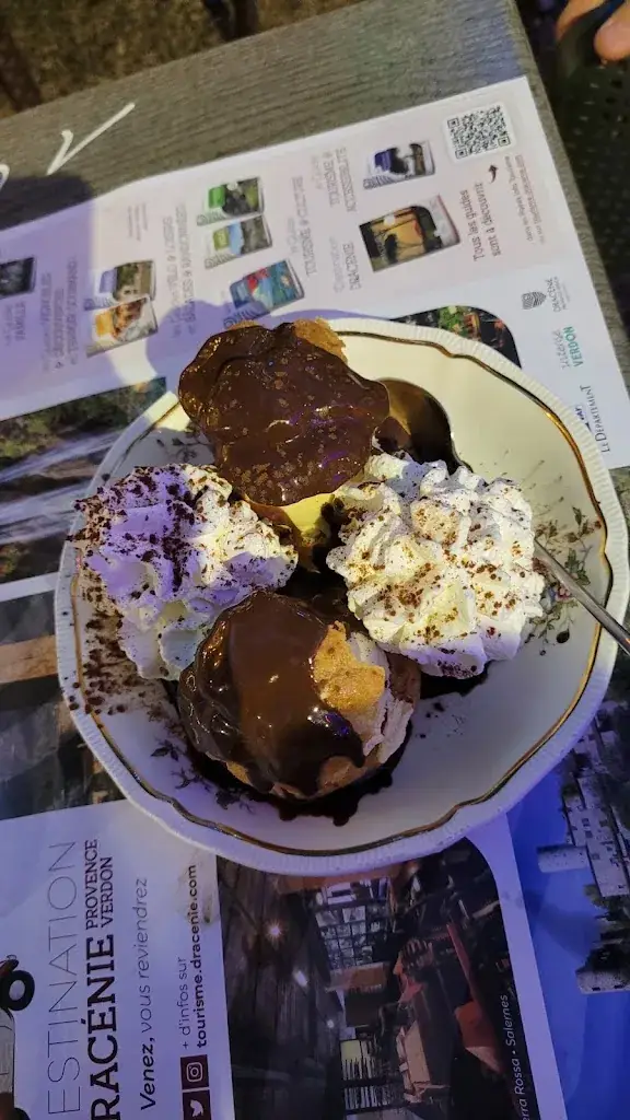 Brigitte Braem_Relais motard_Figanières_reseña