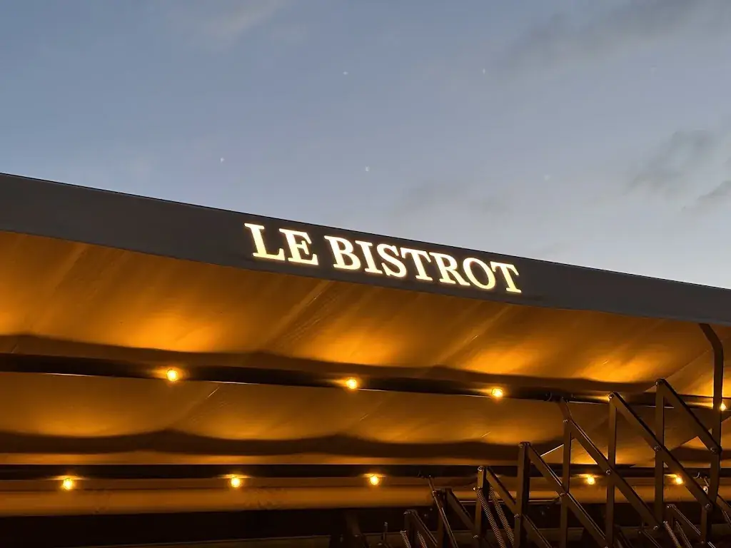 Xiaowen Chu_Le Bistrot du Château de Berne_Flayosc_review