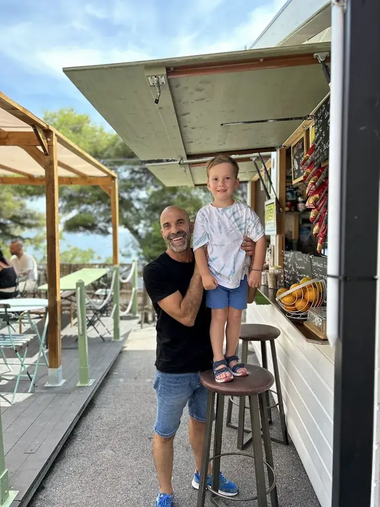 Tony Farrow_La Casa_Èze_review