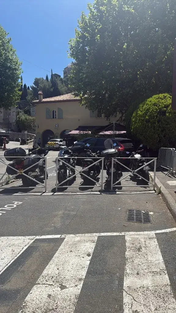 Annabella Szabo_Mets Vins Chics_Èze_review