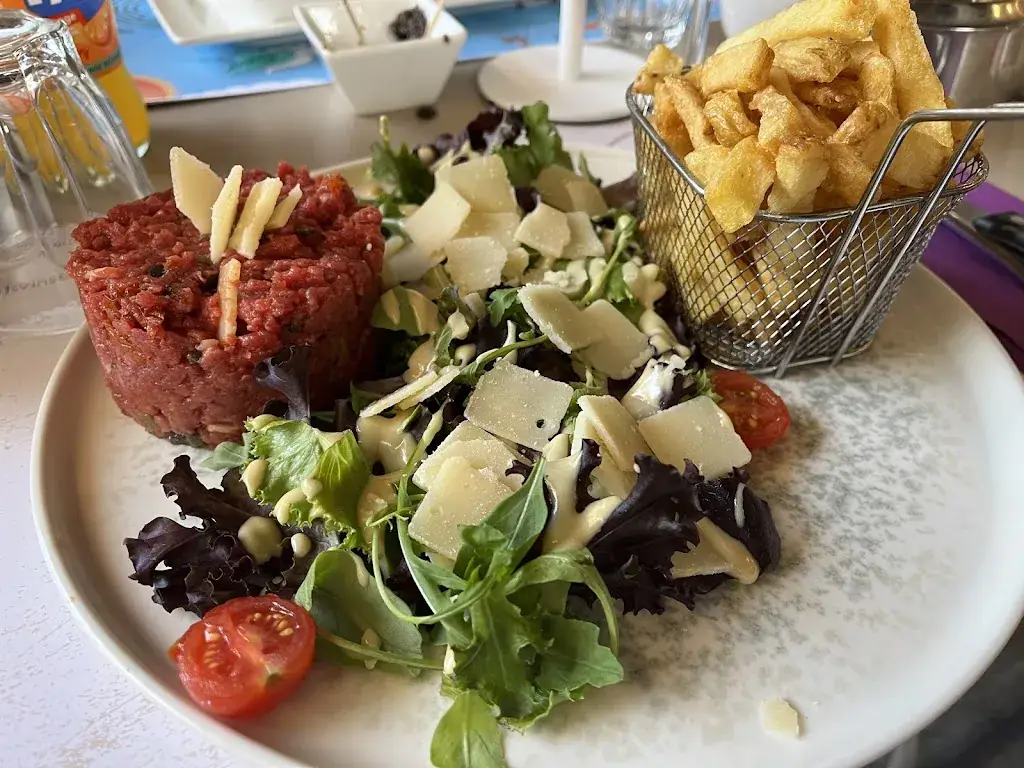 Ekaterina Pchelnikova_Mets Vins Chics_Èze_review