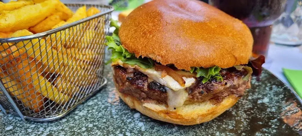 Mets Vins Chics_Èze_slider_image_3