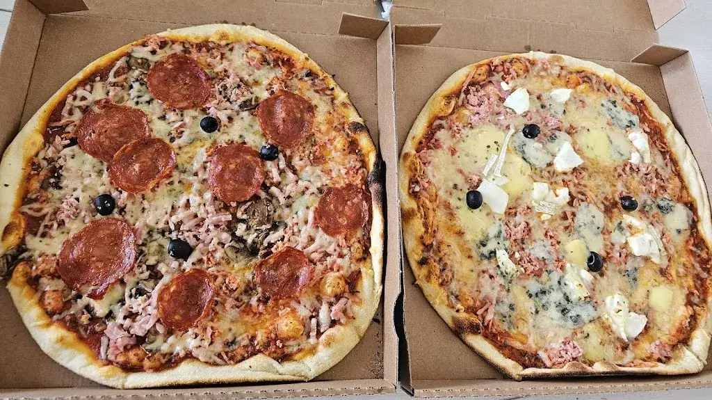 PIZZA DES LYS_Péronnas_slider_image_3