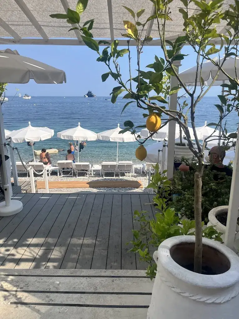 Ticiána Nagy_LA SPIAGGIA ÈZE_Èze_review