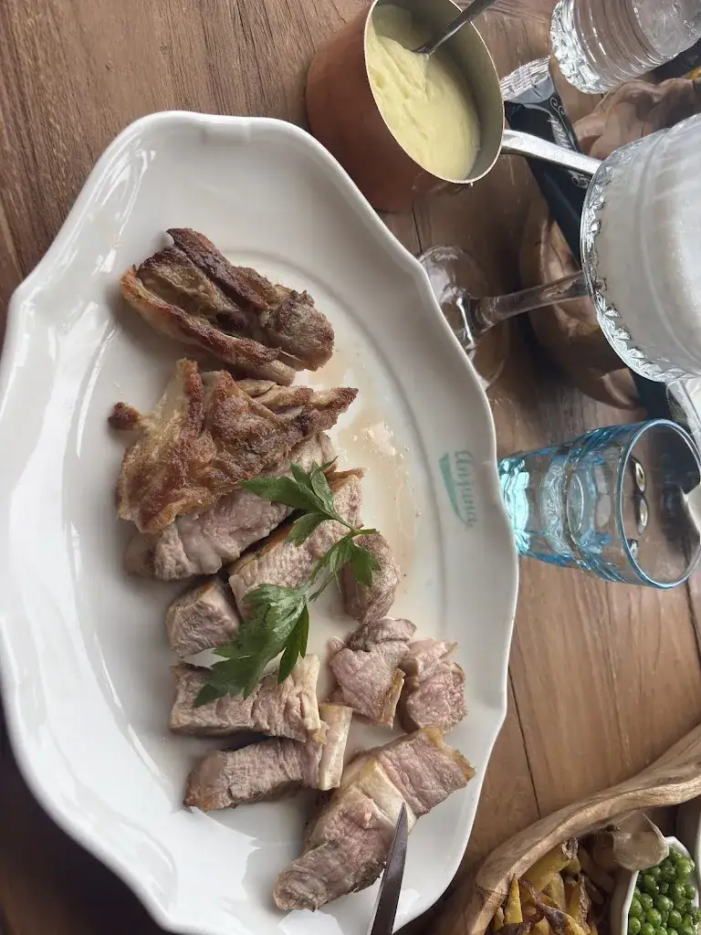 Nadia_Anjuna Beach_Èze_review