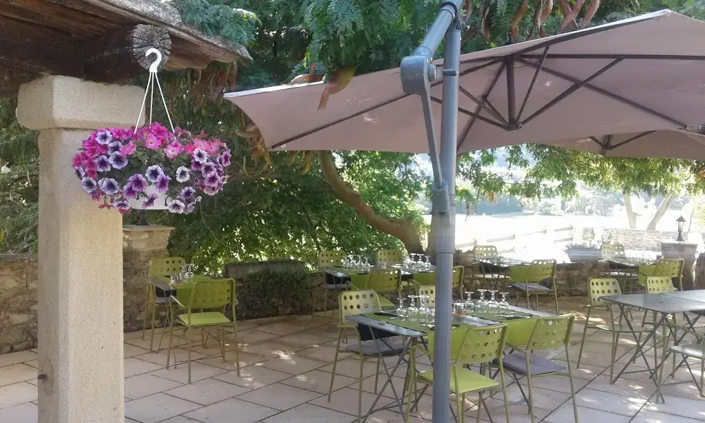 L’Auberge du Bas Chalus restaurant in Forcalquier