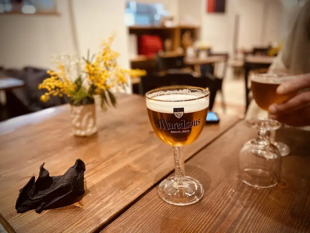 Rodney Hall_L'Art Bistrot_Forcalquier_review