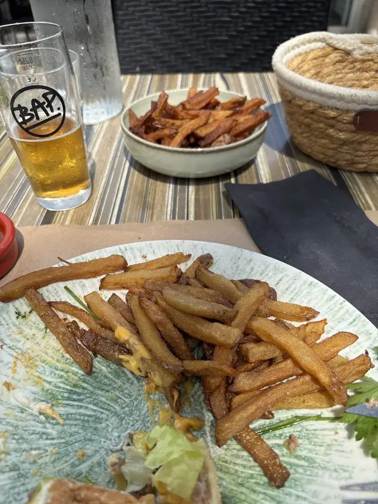 Bruno Balduin_La cour des 2 pins_Fontvieille_avis