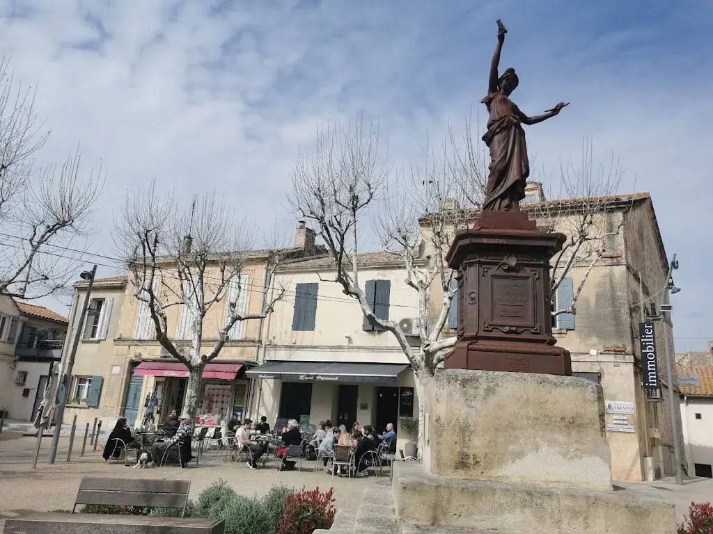 Iryna Konovalova_L'Ami Provençal_Fontvieille_recensione