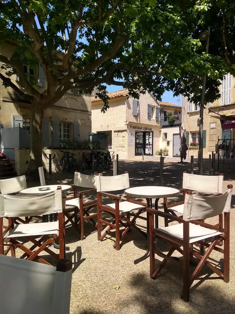 L'Ami Provençal Restaurant in Fontvieille