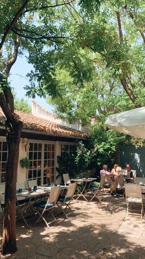 Claire Macintyre_Le Patio - Restaurant Fontvieille_Fontvieille_review